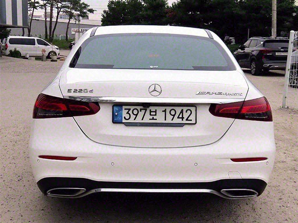 Mercedes Benz E class - Vista 4
