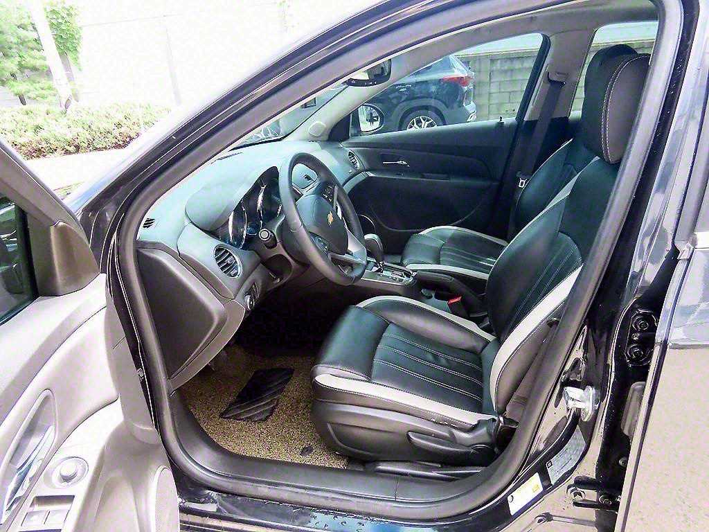 Chevrolet Cruise - Vista 5