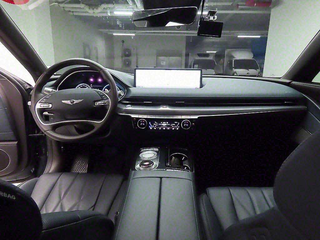 Genesis G80 - Vista 7