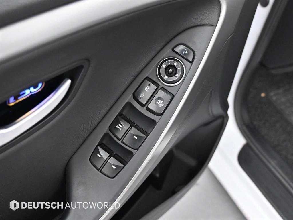 HYUNDAI i30 2015 Blanco - Importación desde Corea - HF Imports Iquique - Foto 16