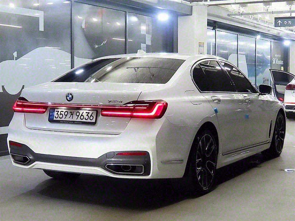 BMW 7 Series - Vista 4