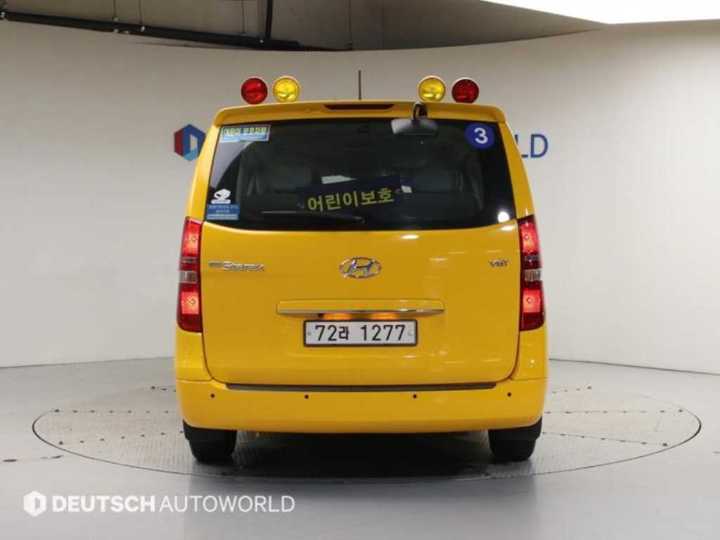 HYUNDAI Starex - Vista 4