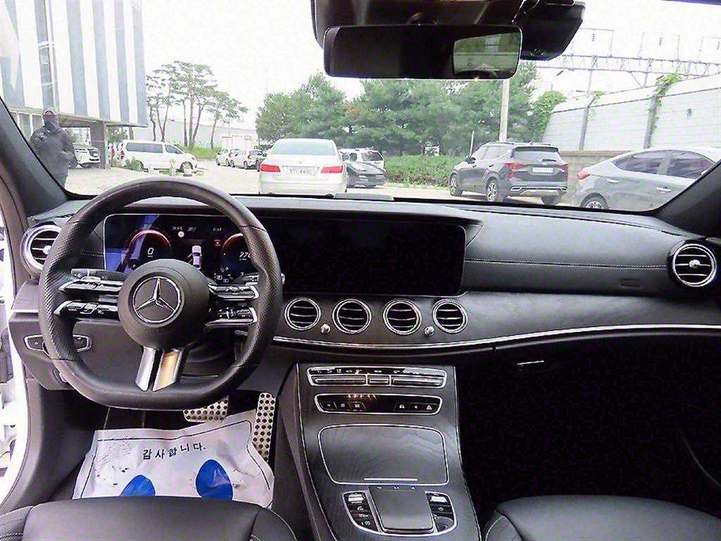 Mercedes Benz E class - Vista 7