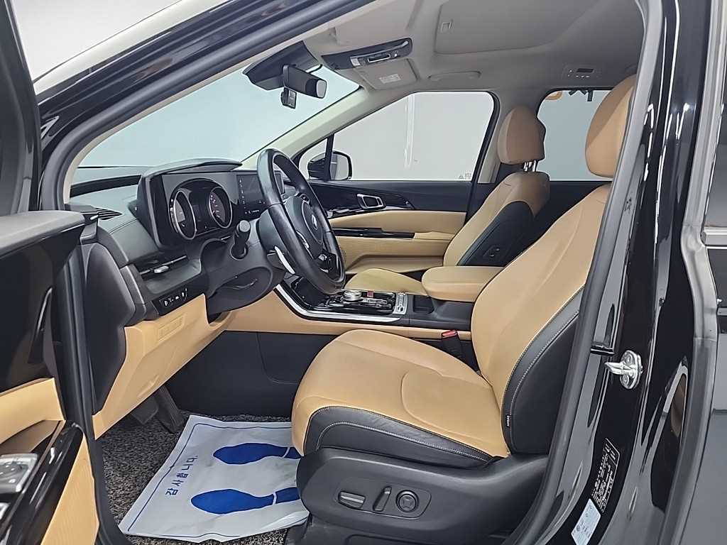 KIA Carnival - Vista 11