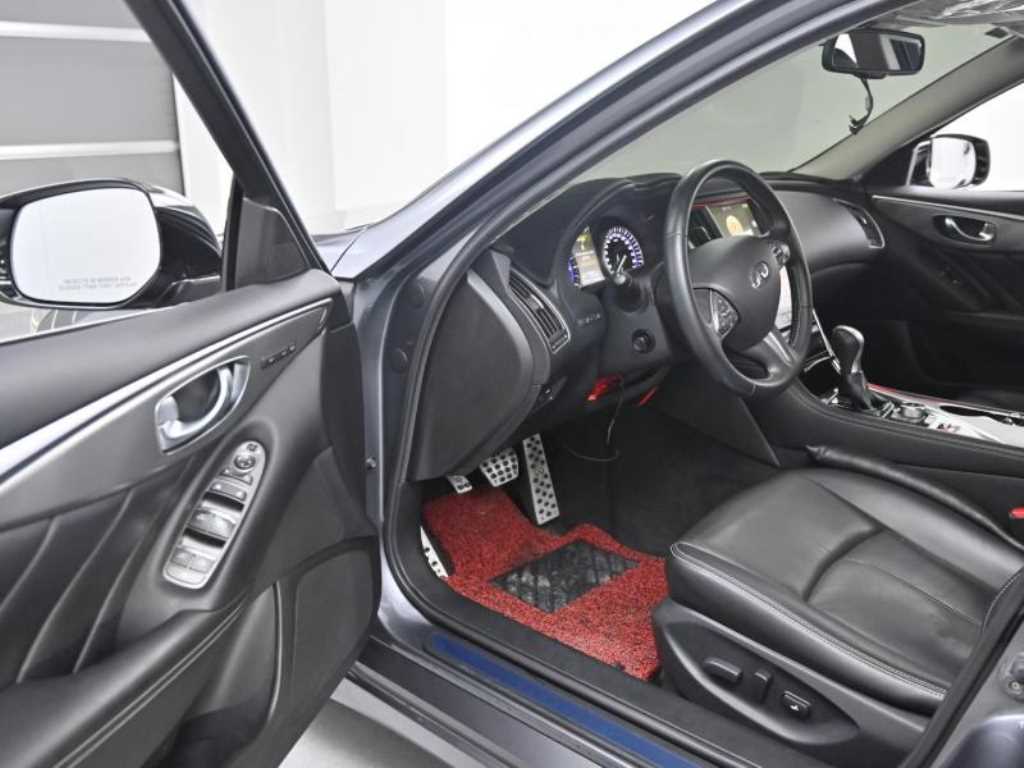 Infiniti Q - Vista 11