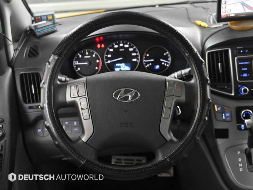 HYUNDAI Starex 2018 Amarillo - Importación desde Corea - HF Imports Iquique - Foto 13