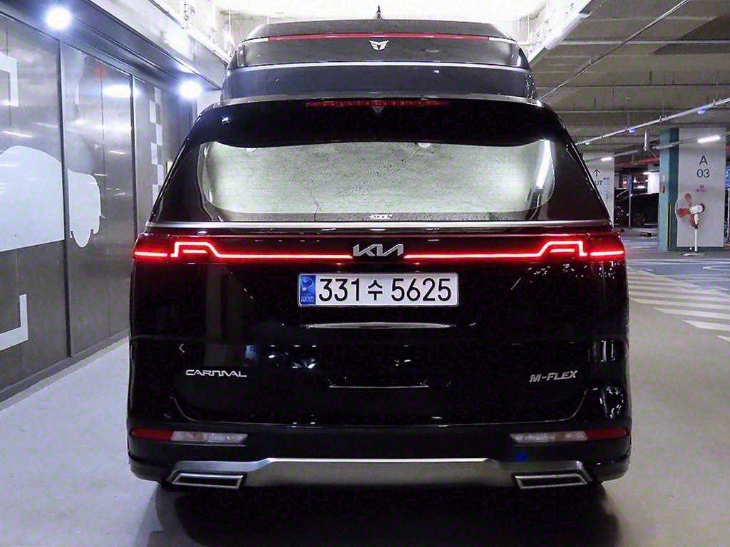 KIA Carnival - Vista 5