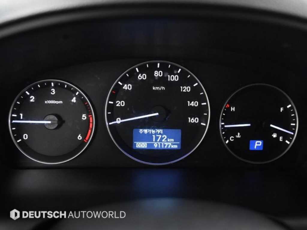 HYUNDAI Starex - Vista 8