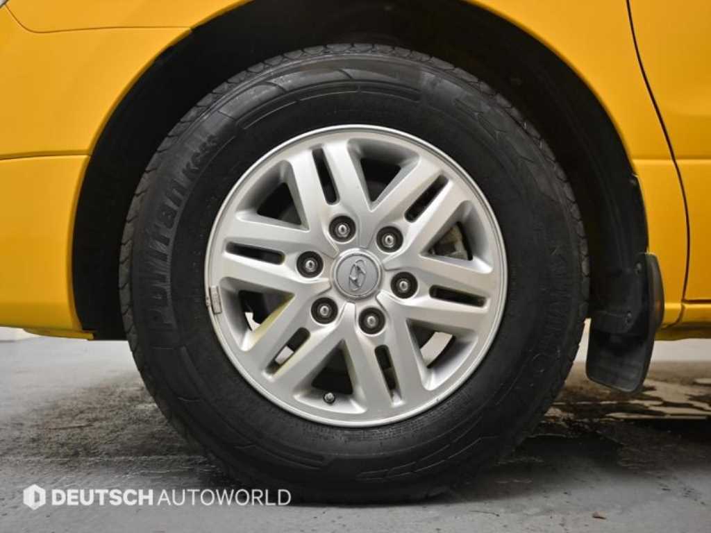 HYUNDAI Starex - Vista 5