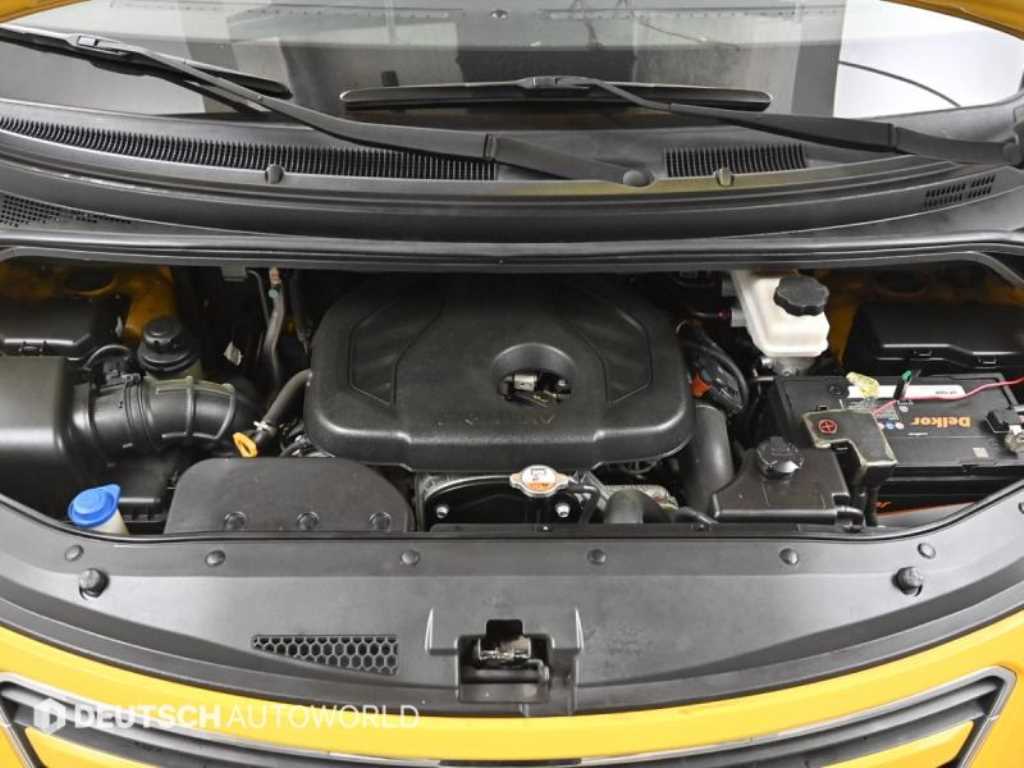 HYUNDAI Starex - Vista 6