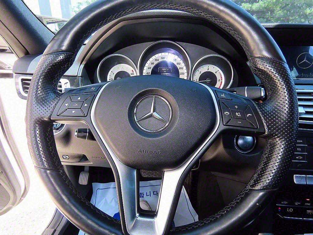 Mercedes Benz E class - Vista 8