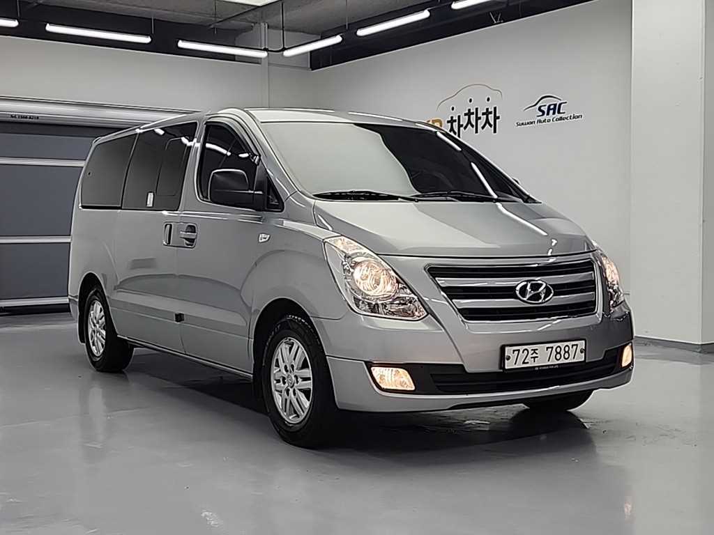 HYUNDAI Starex - Vista 4