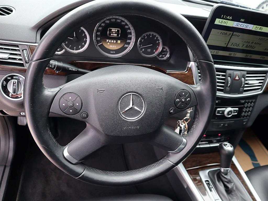 Mercedes Benz E class - Vista 10