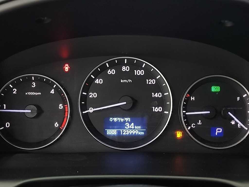 HYUNDAI Starex - Vista 6