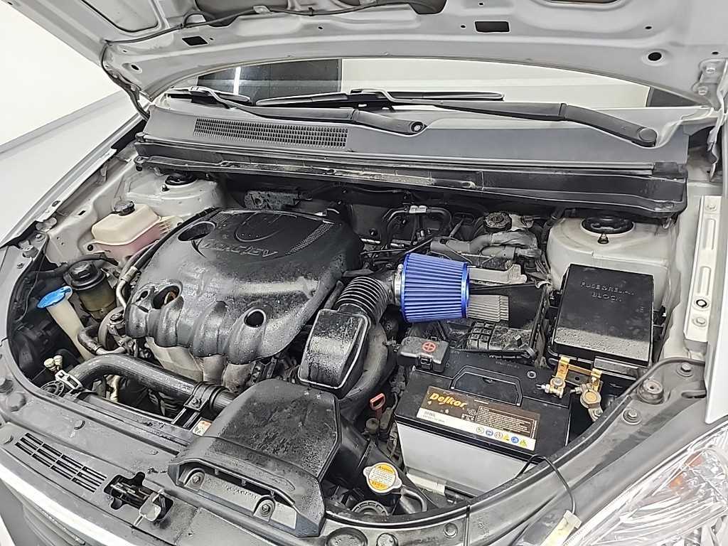 KIA Carens - Vista 5