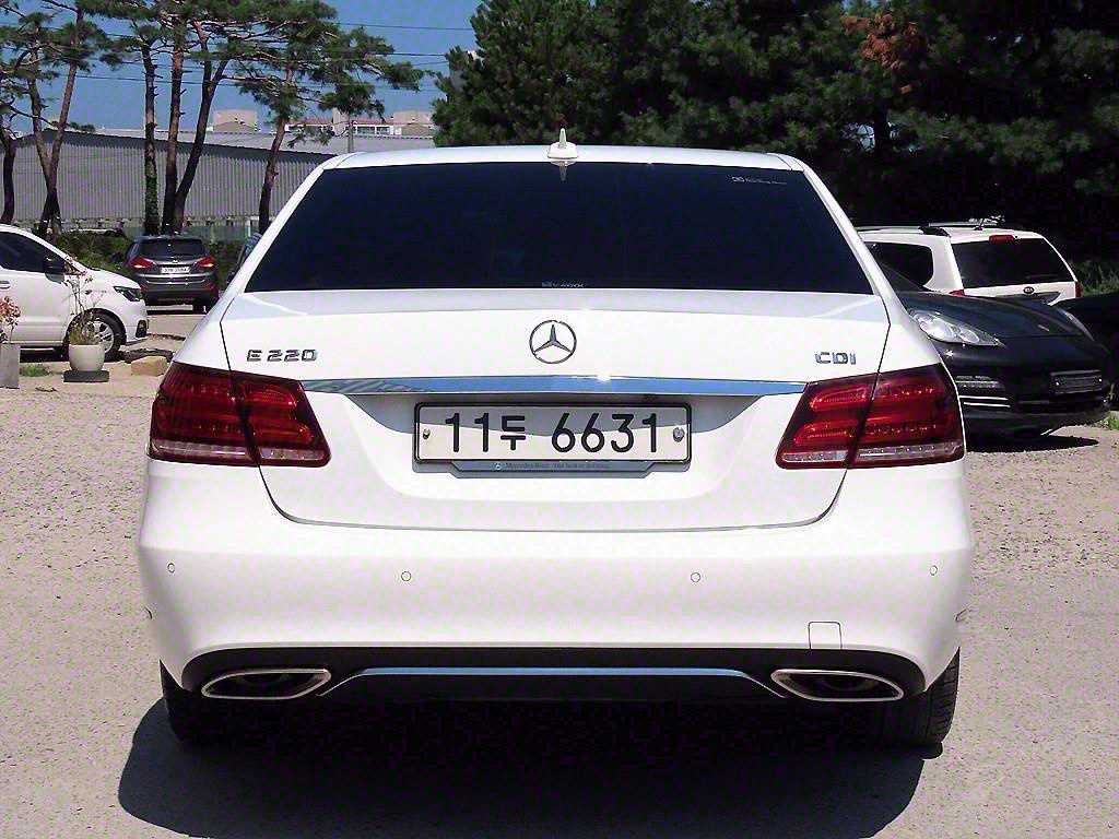 Mercedes Benz E class - Vista 4