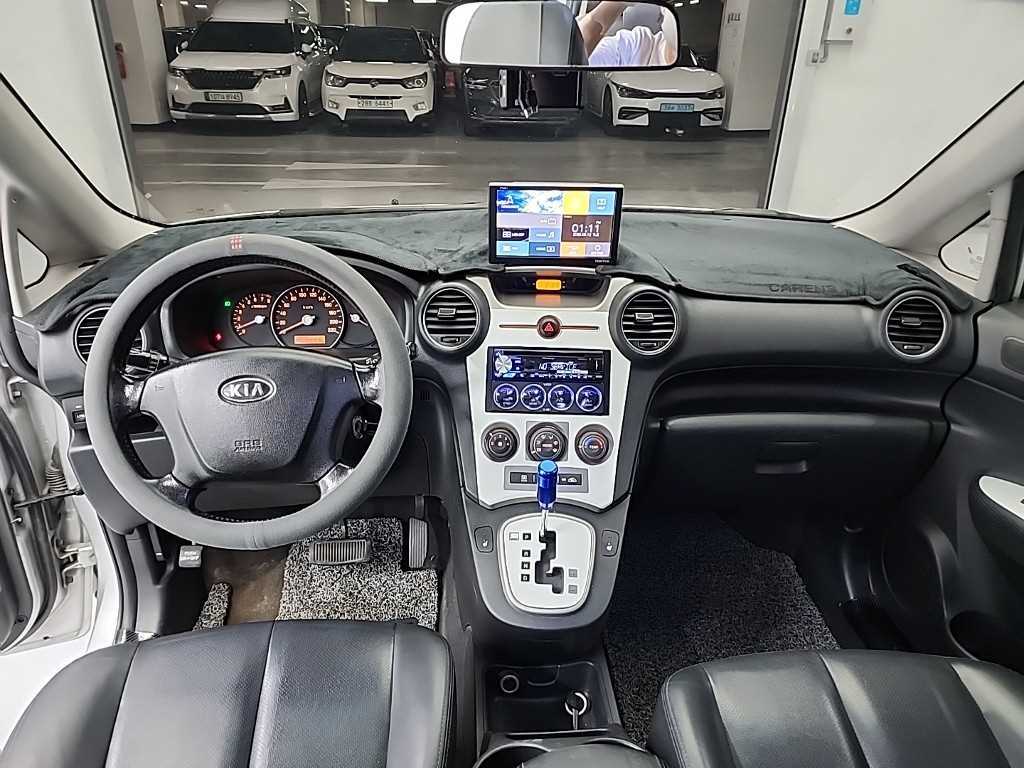 KIA Carens - Vista 7