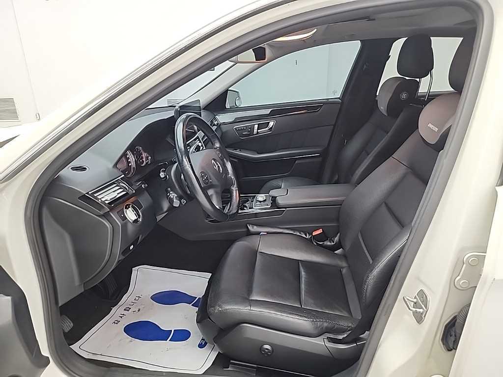 Mercedes Benz E class - Vista 11