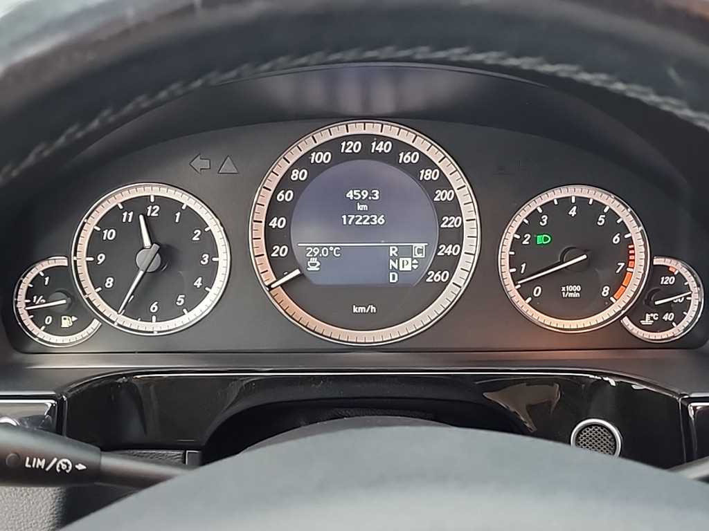 Mercedes Benz E class - Vista 6