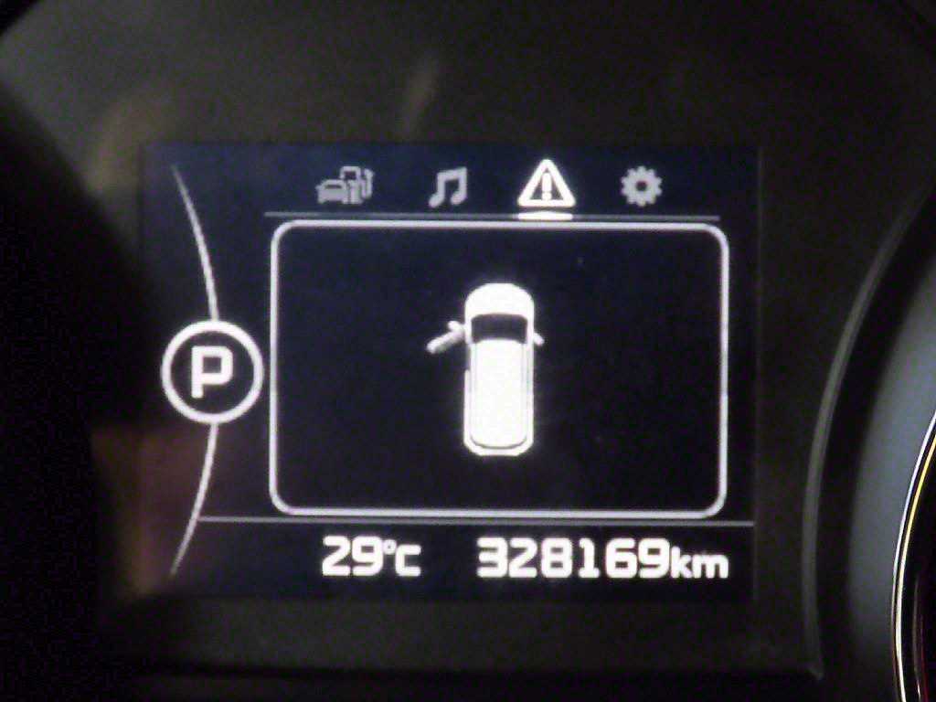 KIA Carnival - Vista 8