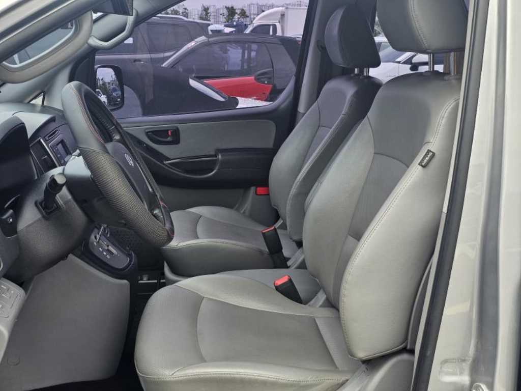 HYUNDAI Starex 2018 Gris - Importación desde Corea - HF Imports Iquique - Foto 18