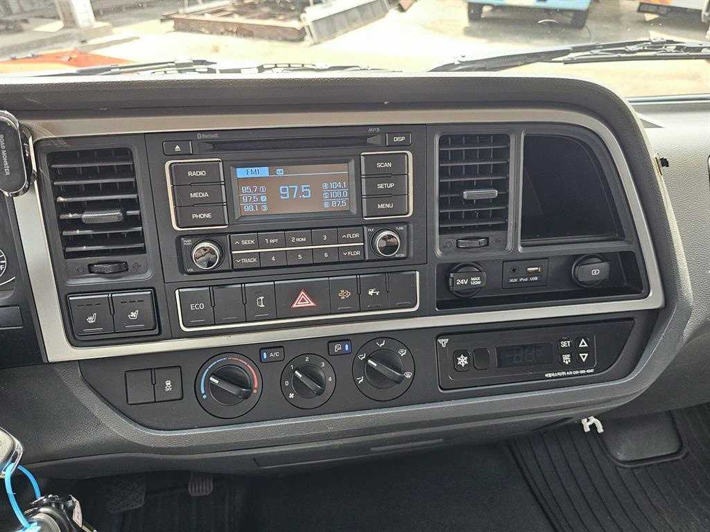 medium and large cargo truck 2021 Blanco - Importación desde Corea - HF Imports Iquique - Foto 14