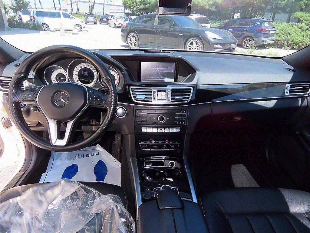 Mercedes Benz E class - Vista 7