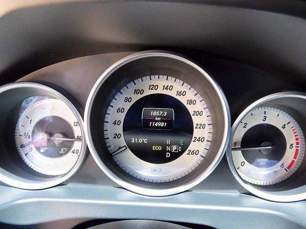 Mercedes Benz E class - Vista 9