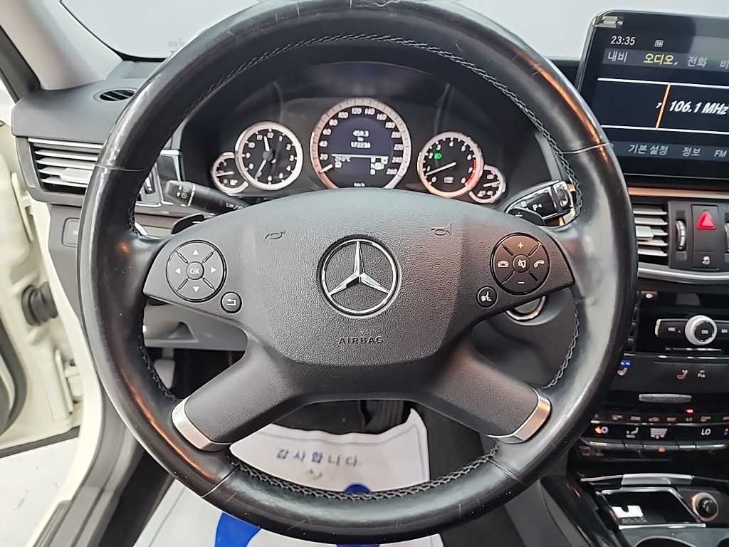 Mercedes Benz E class - Vista 9