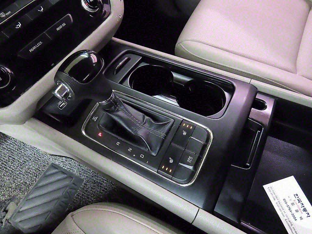 KIA Carnival - Vista 10