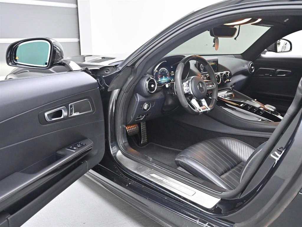 Mercedes Benz AMG GT - Vista 11
