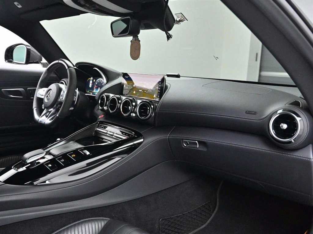 Mercedes Benz AMG GT - Vista 7