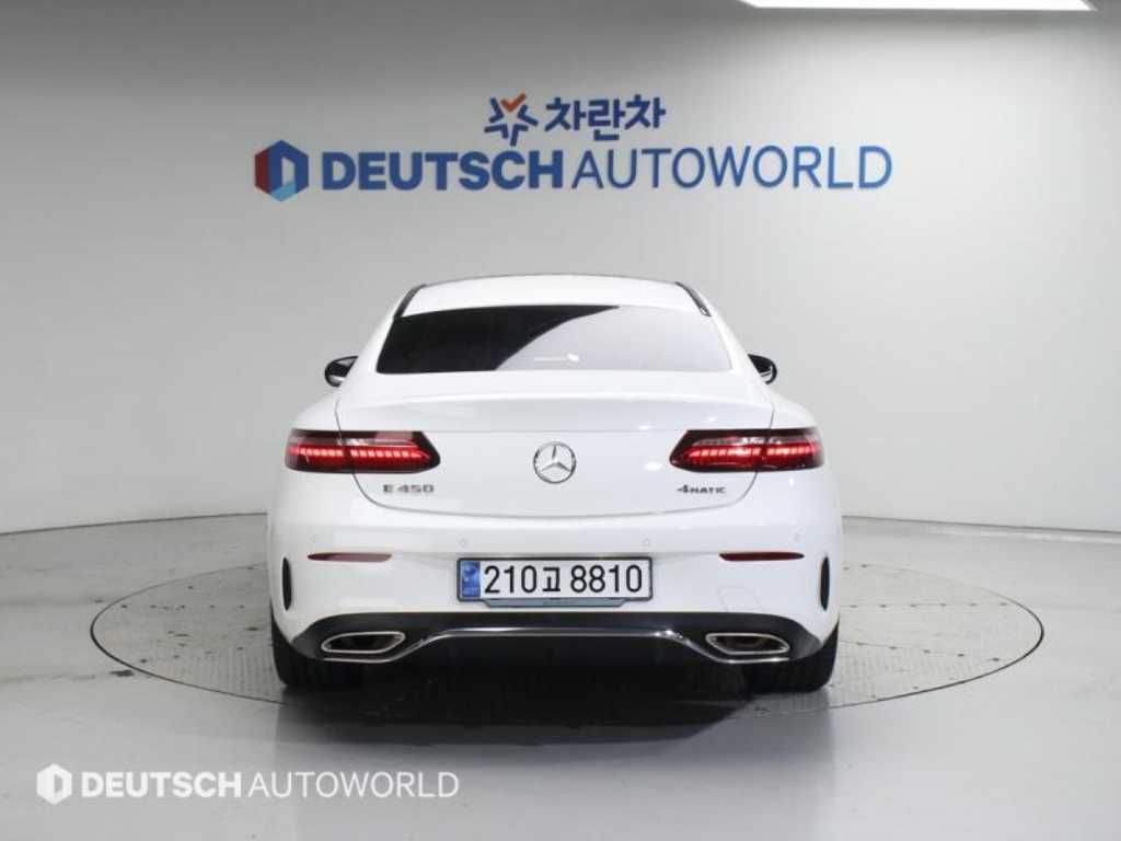 Mercedes Benz E class - Vista 4