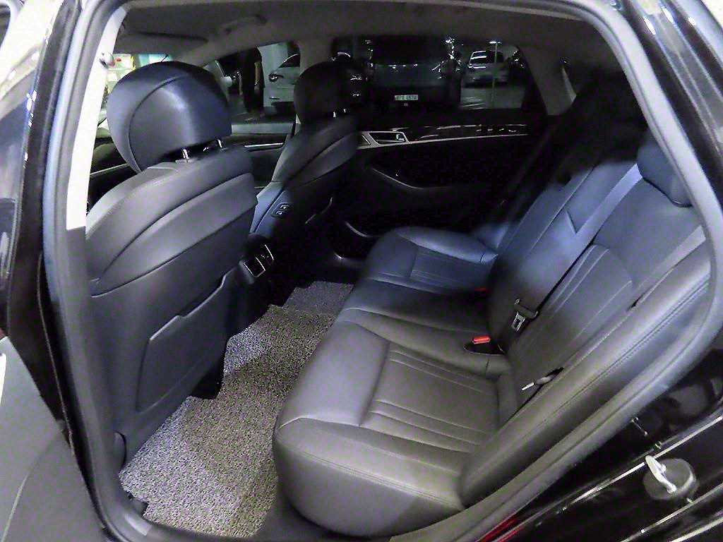 Genesis G80 - Vista 7