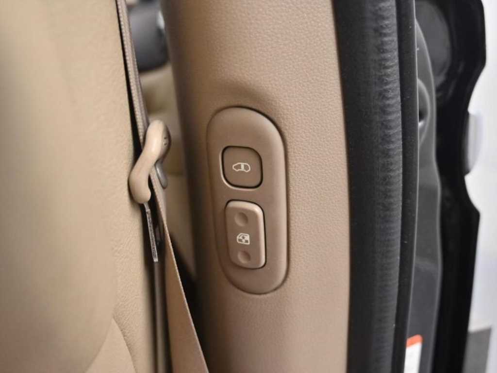 KIA Carnival - Vista 9