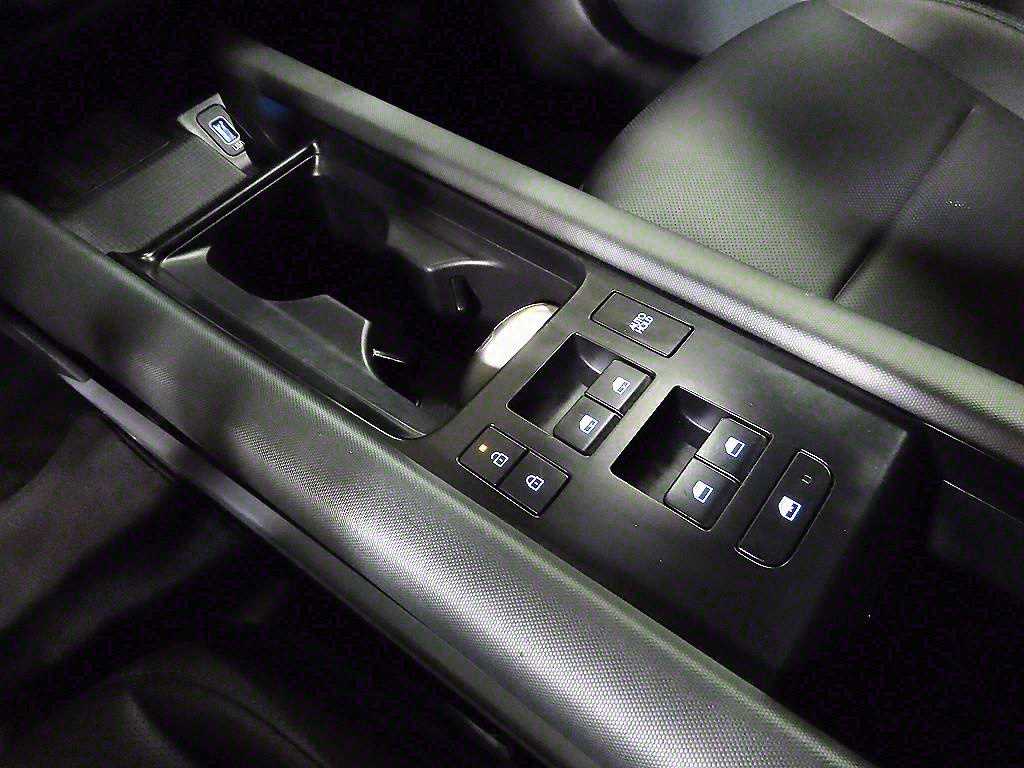 HYUNDAI Ioniq 6 - Vista 11