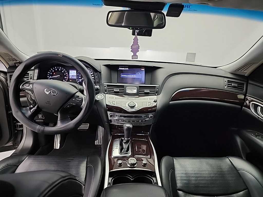 Infiniti M - Vista 7