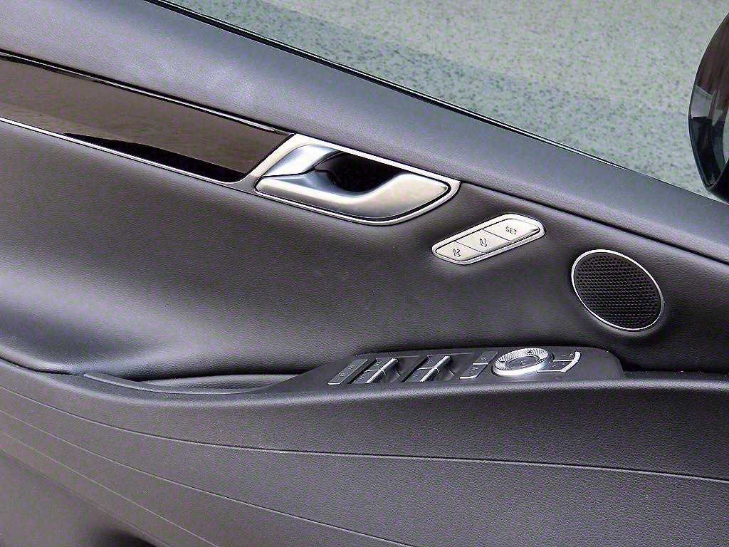 Genesis G80 - Vista 12