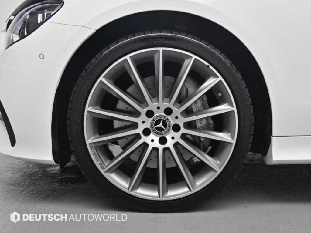 Mercedes Benz E class - Vista 5