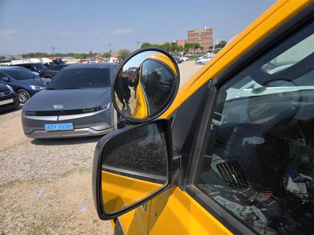 HYUNDAI Starex - Vista 12