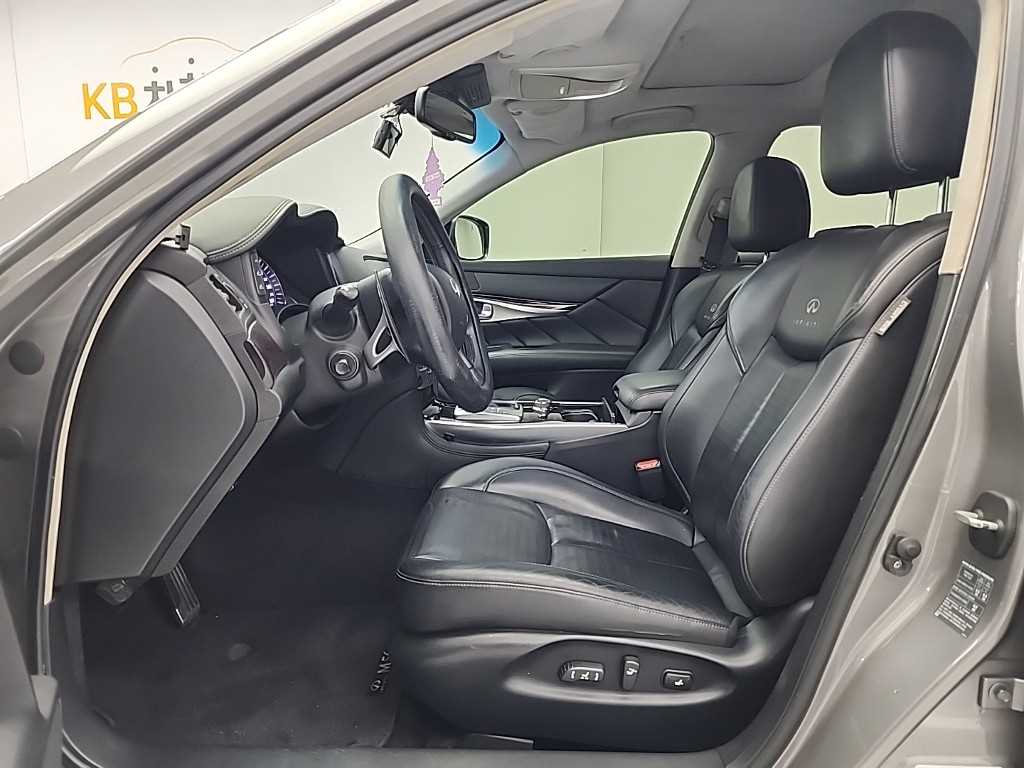 Infiniti M - Vista 11