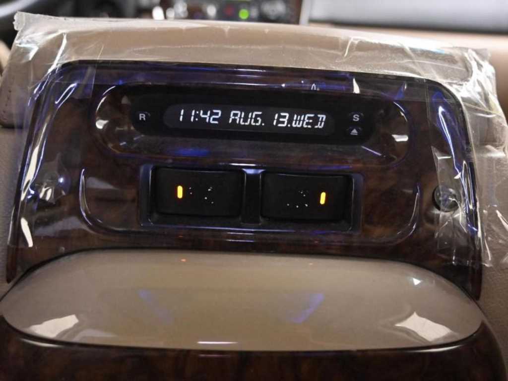 KIA Carnival - Vista 10