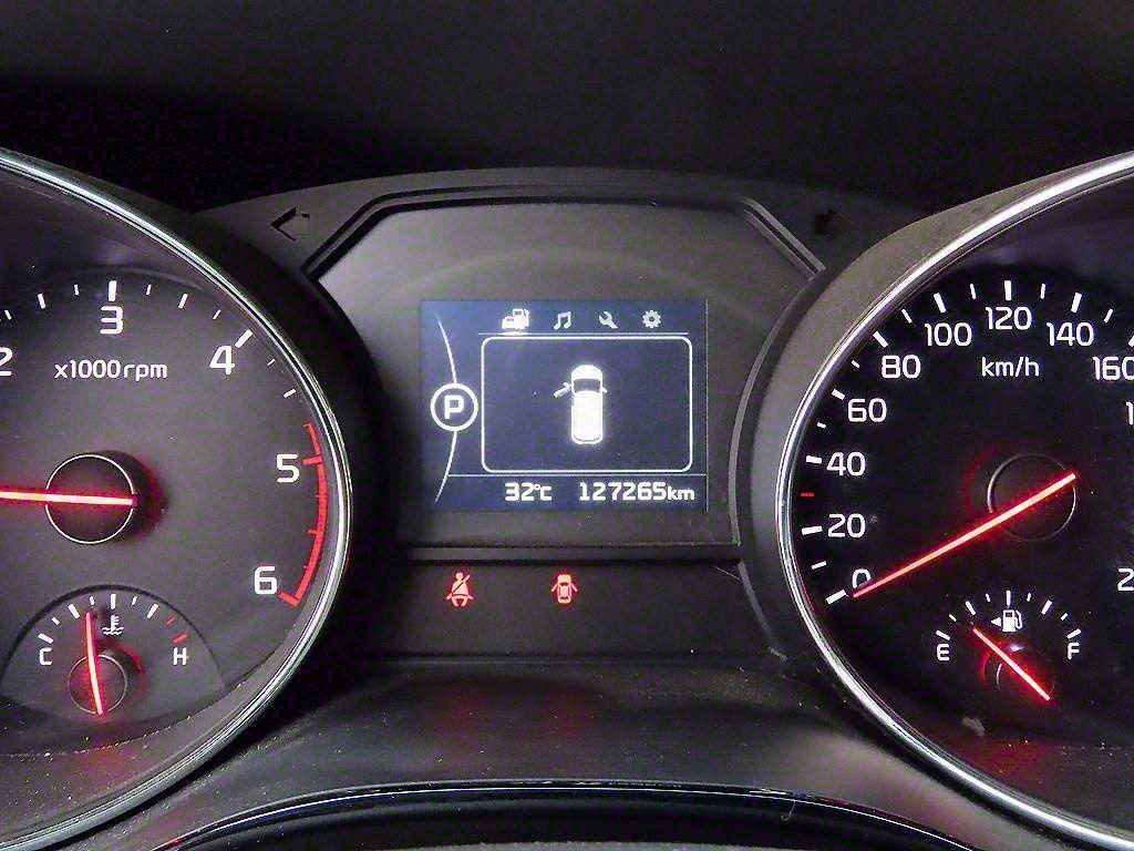 KIA Carnival - Vista 10