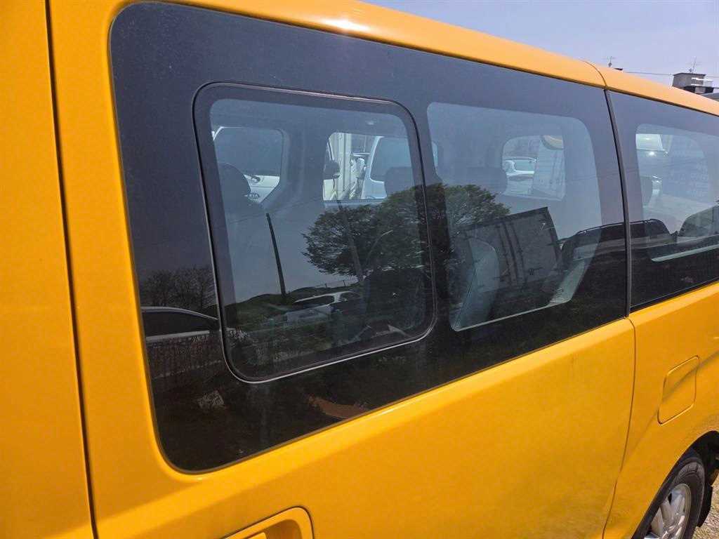 HYUNDAI Starex - Vista 7