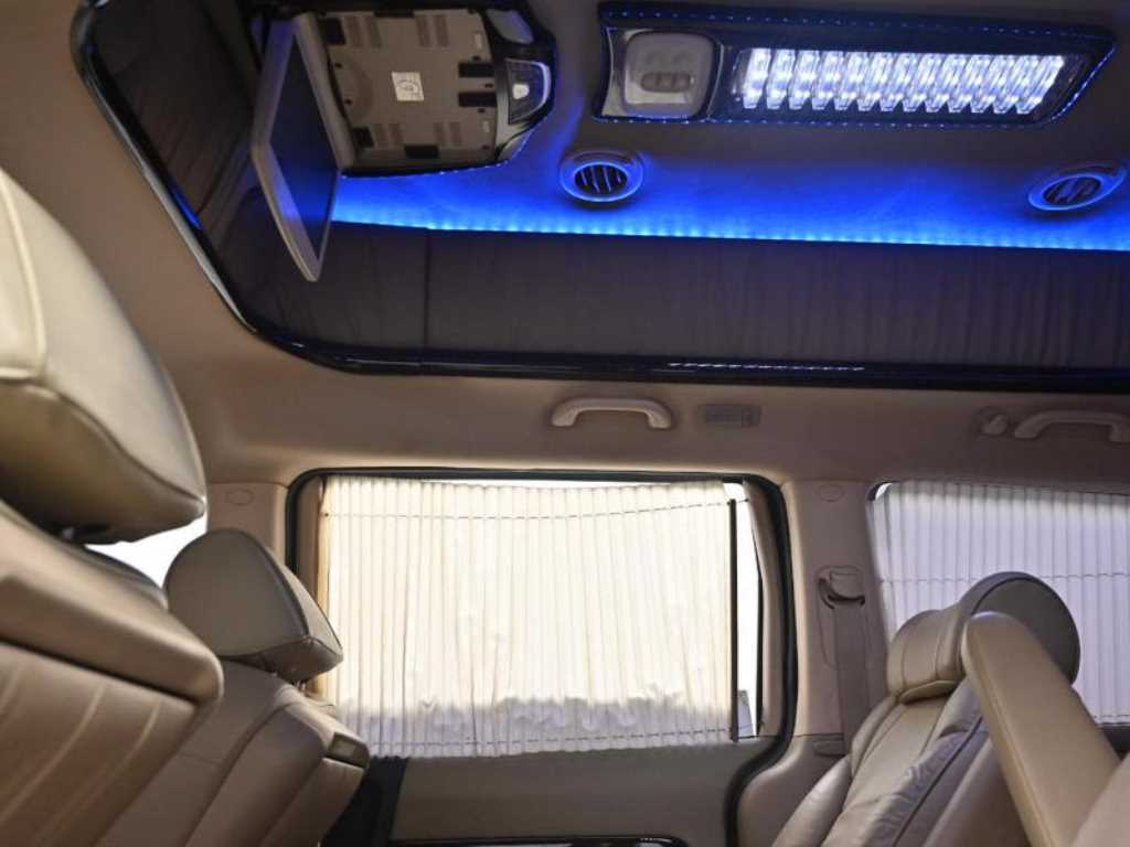 KIA Carnival - Vista 11