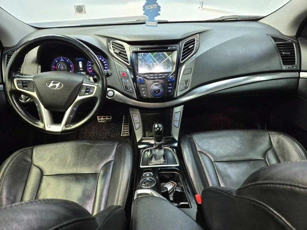 HYUNDAI i40 - Vista 7