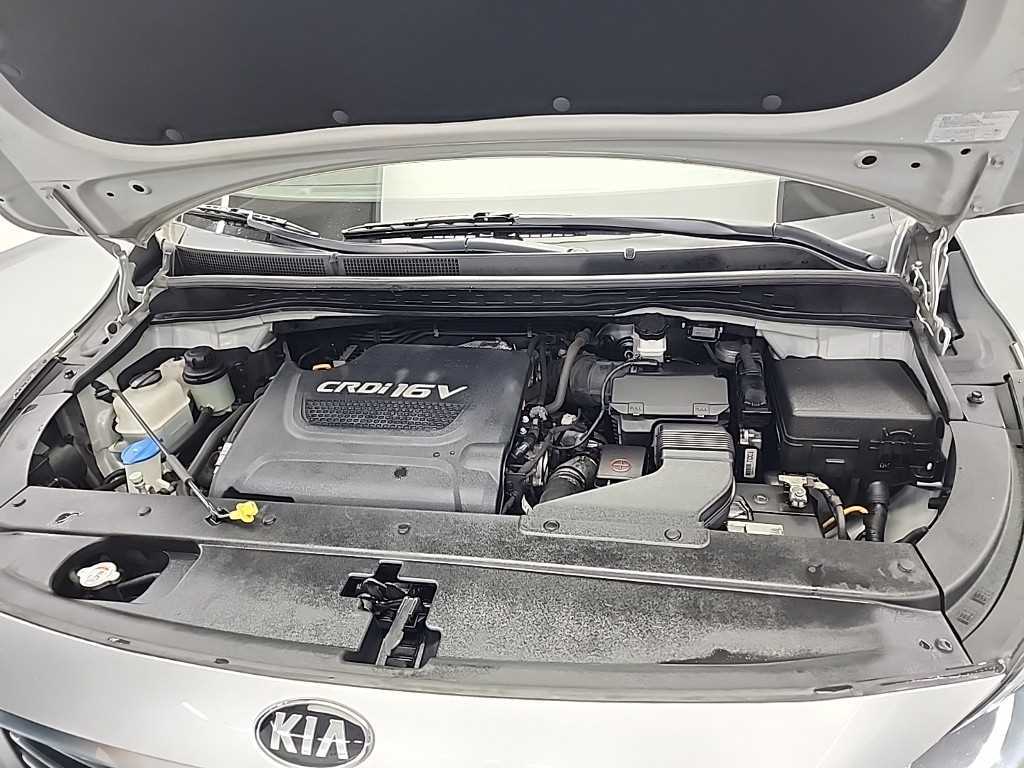 KIA Carnival - Vista 5