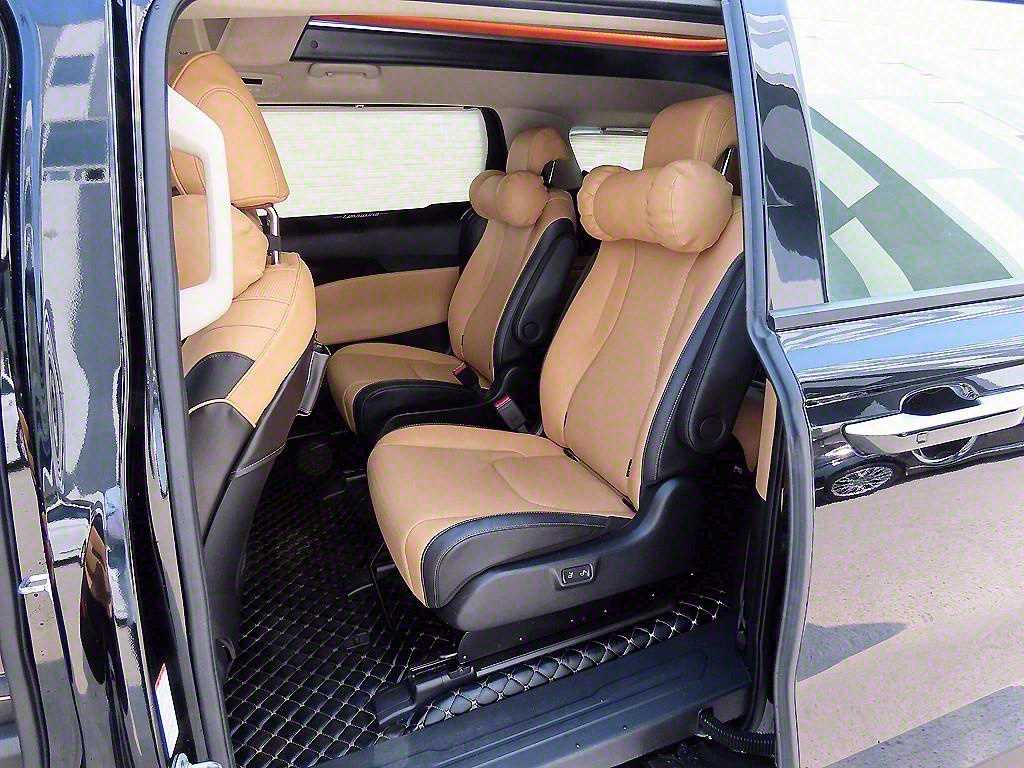 KIA Carnival - Vista 6