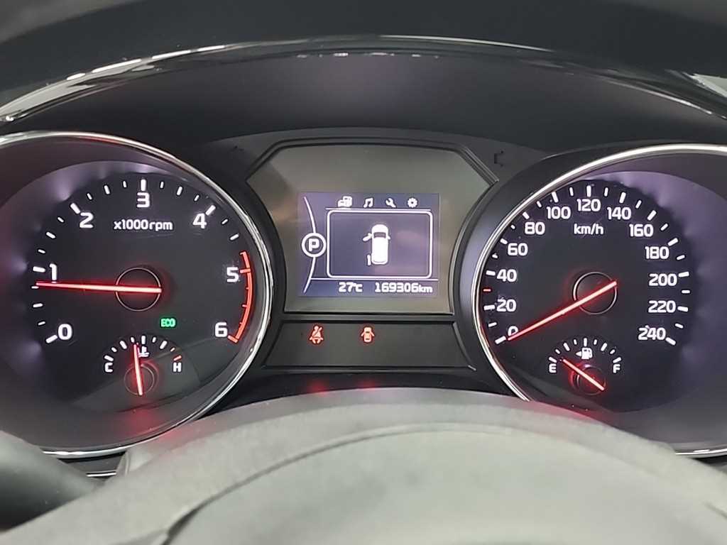 KIA Carnival - Vista 6