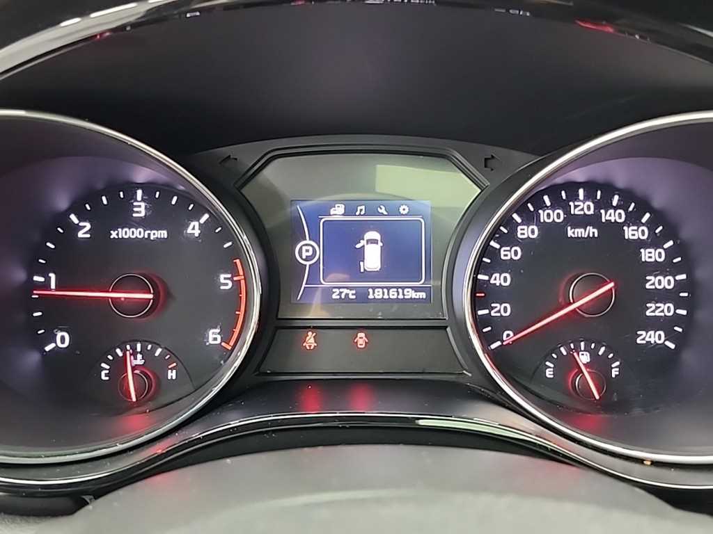 KIA Carnival - Vista 6